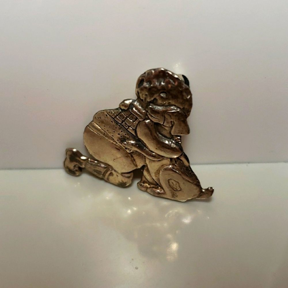 A boy and his dog 925 silver pin.😊